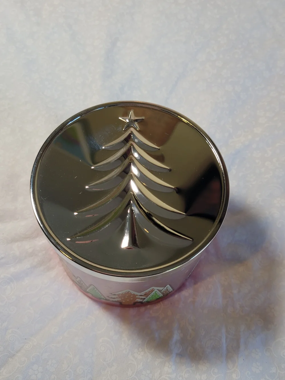 White Barn Bright Christmas Morning Candle Tin - Pink, Red, Green, Gold, Brown - Picture 3 of 4